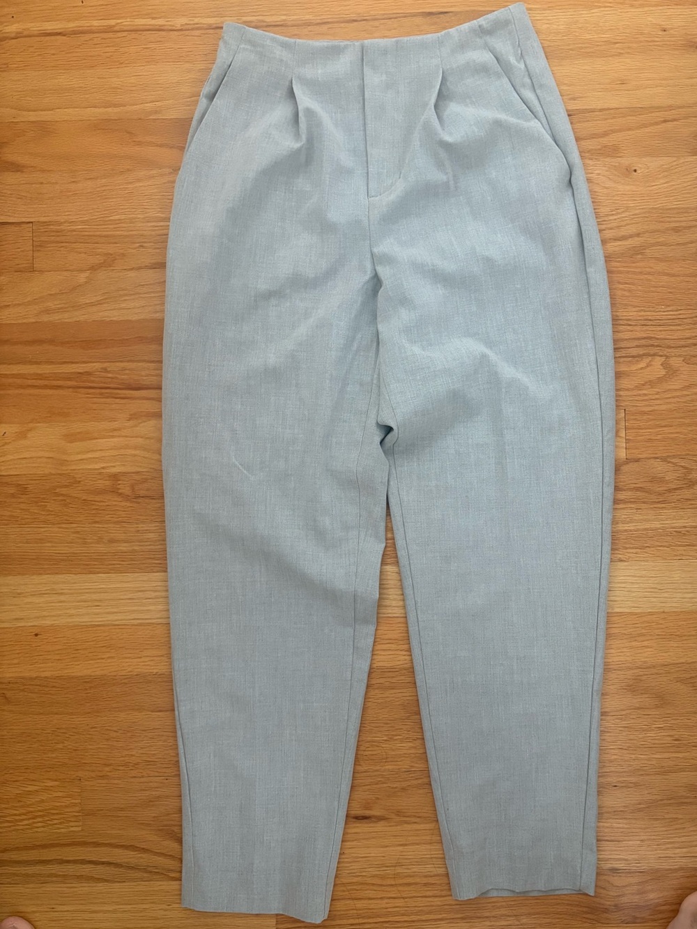 Women’s gray high-waisted straight-leg pants size 6